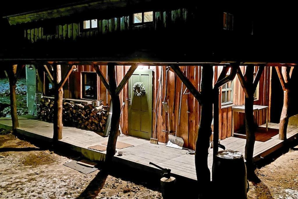CHALET BORŮVKA - biofarma na samotě v lesích Benesov  Exterior foto